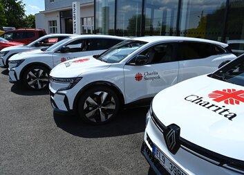 Elektroautomobily jsou již na Charitě Šumperk!