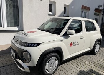 Charita Šumperk má další nový elektroautomobil